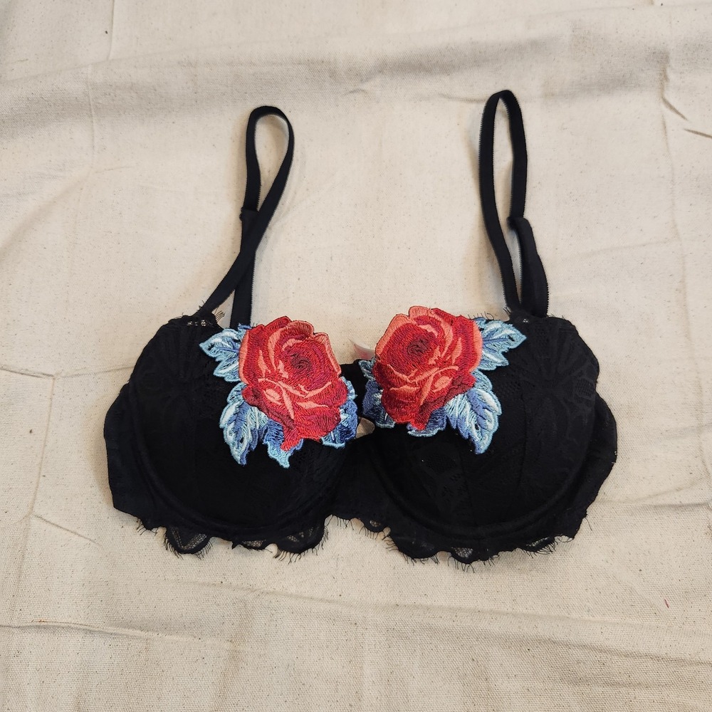 Victorias Secret PINK Date PushUp Bra 34B Black Embroidered Red Rose Floral Lace